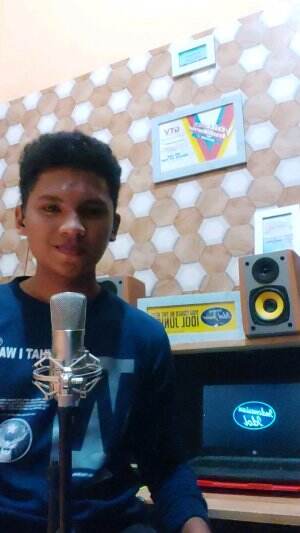 IDOL_XXI HERMAN SIREGAR 15tahun MEDAN Bukan untukku-Rio Febrian