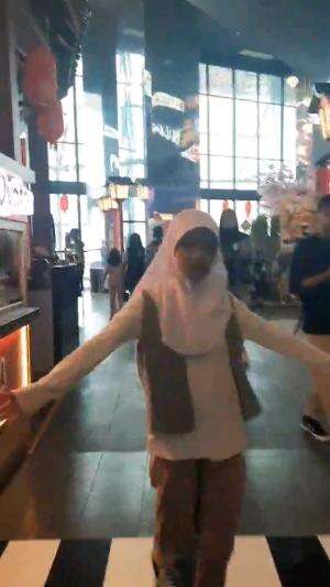 mini vlog di queen city mall semarang
 #minivlog #fyp #trending #shorts #semarang 
