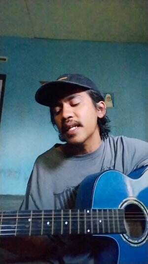 KDI 2021 NAMA:RIFAN FITRAH RAMADHAN ASAL DAERAH:TASIKMALAYA UMUR: 20 TAHUN JUDUL LAGU:KARTONYONO MEDOT JANJI #OnlineAuditionKDI2021