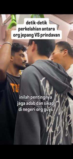Detik-detik perkelahian antara orang Jepang vs Prindavan.
Kronologi : org prindavan ngata2in org jpn dgn bhs inggris kemudian org jepangnya 