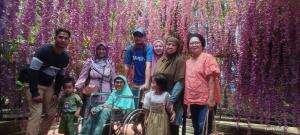 Hallo Gaes... Kali ini Ngajak Keluarga Jalan Jalan.

Nenek usia 84 tahun tetap semangat... 



 #traveling  #travelvlog #AdventureTime #flow