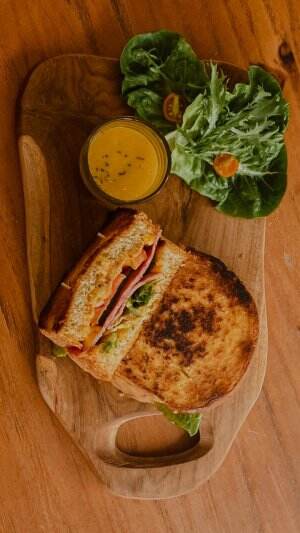 Croque Monsieur . Makanan Khas Perancis.