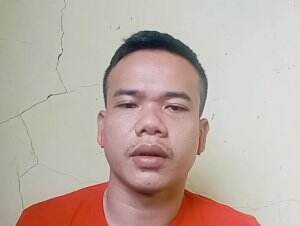 Bobi Setiawan 24 Bekasi, Here Come Santa Claus - Mariah Carey