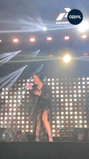 KONSER DEWA 19 ALL STAR OPENING LYODRA