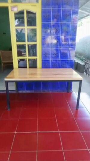 meja kafe 