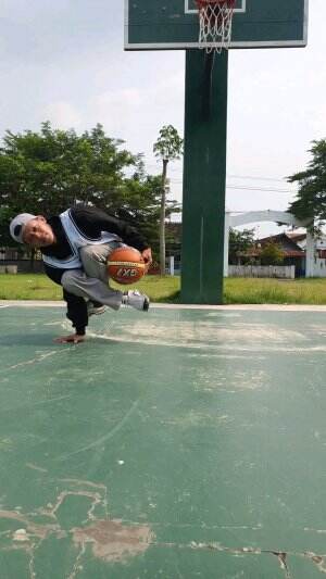 ( BBOY SKIPPER ) BREAK DANCE x BASKET BALL