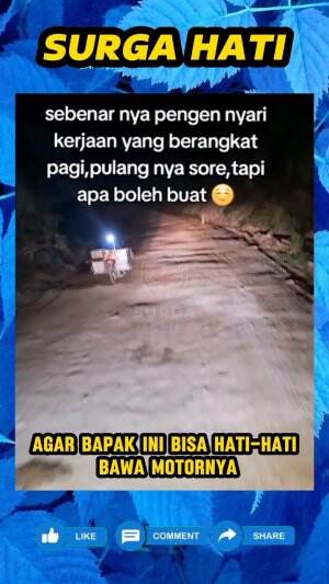 Sopir ini bantu terangi jalan bapak penjual siomay, saat lewati jalan tengah kebun di malam hari tanpa penerangan.