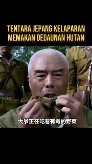 Tentara jepang kelaparan memakan dedaunan di hutan  #alurceritafilm  #film 