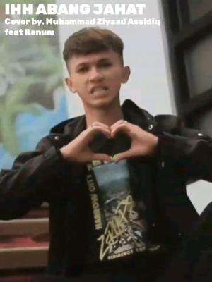Di video kali ini, Ziyaad bawain Cover Lagu IHH ABANG JAHAT bersama adik ziyaad...
Semoga semuanya suka yah:)