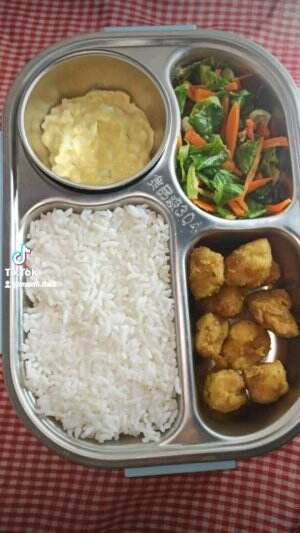 chicken karage with tartar souce and salad untuk bekal makan siang suami tercinta