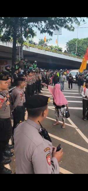 Emaknya siapa ini weh 🤣