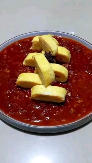 tamagoyaki dengan saus hongkong