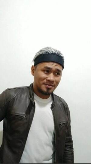 Hahahaha so Ganteng Banget Gua.....🤣. Dasar IpuuL