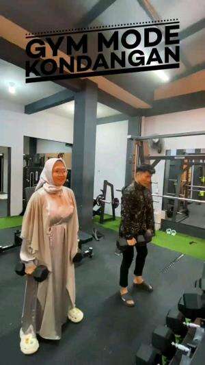 ketika mau kondangan tapi masih inget gym 
.
.
.
 #gymkondqngqn #gym #gymmotivation #fitness #gymlife #bodygoals #natural #fyp #Viral 