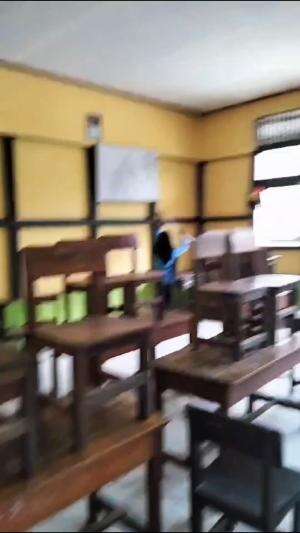 Kegiatan Bersih bersih di SDN 09 DANAU PERADAH agar selalu dapat menimbulkan rasa memiliki di lingkungan sekolah dan masyarakat  #SDN09DANAU