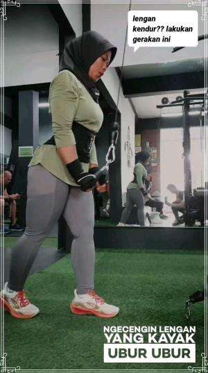 lengan udah kayak ubur ubur gawat kalau ngak di latih
.
.
.
#gym #ngecilinlengan 