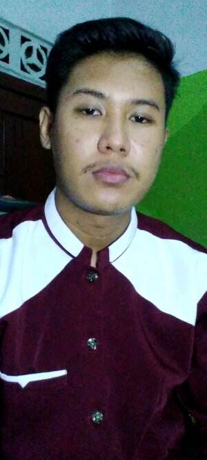 assalamualaikum perkenalkan nama saya muhamad sanjaya umur saya 21tahun saya akan membawakan sholawat yang berjudul ya ayyuhannabi .