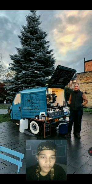 Penjual Kopi keliling ala luar negri nih guys?inspirasi buat di indonesia nih?

 #RCTIPlus  #HOTrctiplus 