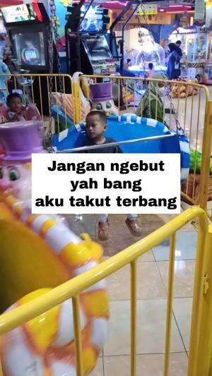 Pelan Pelan bang.. nanti aku terbang jauh.

#RCTIPlus #HOTrctiplus #Dunianakanak #Edukasianak #Videoanakanak #Temanbermainanak #Mainananakan