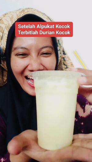Setelah ada alpukat kocok, terbitlah Durian Kocok 🤣 #alpukatkocok #duriankocok #nyaidarugi_real