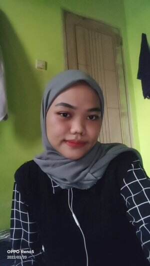 Mayyani Depok, Jawa Barat menyanyikan lagu Minefields by Faouzia