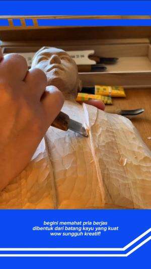 Begini memahat pria berjas
.
#kreatif
#patung
#seni