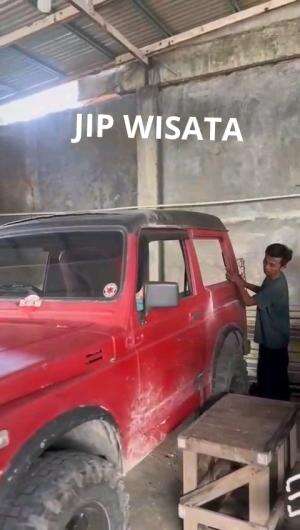 Proses bangun Jip Wisata, diawali dengan pemotongan bodi bagian belakang. Tega? Harus, karena mobil ini akan dijadikan alat transportasi pen