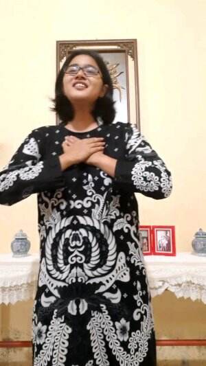 TheSingingBeeIndonesia_AgustinWidjayanti/AugieWina_Bernyanyi 