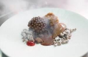Quattro chocolate explosion dessert dengan teknik molecular gastronomy. richard wijaya 30 surabaya  #onlineauditionmci11