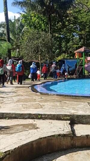 Outing class happy happy