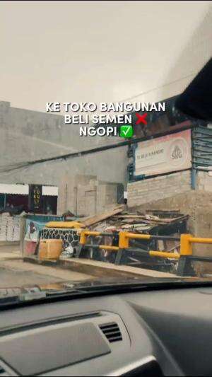Tak menyangka tak menduga, ada coffee shop se proper ini di dalam toko bangunan ???Tokuli Toko Kopi Kuli Indonesia, Sukmajaya, Depok