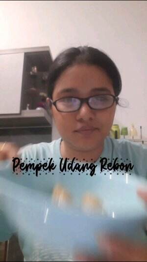 Pempek udang rebon gw perasaan ga abis2 yak 😅😅😅😅😅