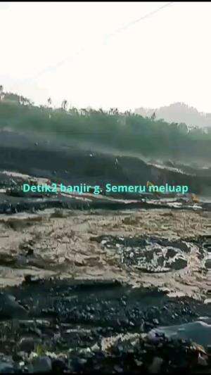 lahar dingin semeru  ##lahardinginsemeru #banjir #gunungsemeru #fyp 