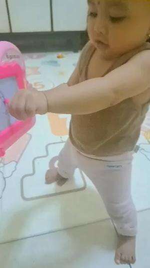 Yeayyy Noora sudah bisa belajar menulis #NooraKhadijahAlKhered  #masyaallahtabarakkallah  #masyaAllah  #menunggu  #RCTIPlus 