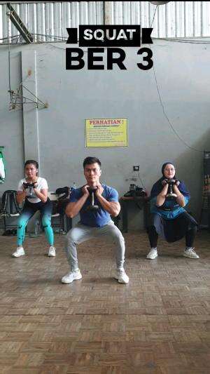Squat Ber 3 
.
.

#latihanototkaki #legday #latihankaki #gym #gymmotivation 
