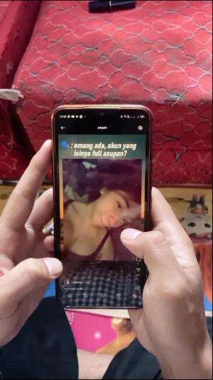 Ketika ketahuan scroll video nyeleneh 
#komedi  #Viral  #fyp  #Pasutri  #hiburan  #monetisasirctiplus 