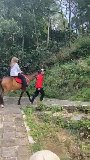 Menikmati indahnya pemandangan Candi Gedong Songo  #NooraKhadijahAlKhered  #Kudanya Versi Apa Nih?  #masyaallahtabarakkallah  #RCTIPlus  #cr