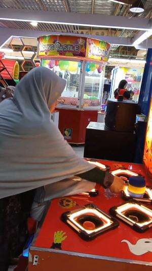 Yang main Icha apa Uti ini ya hahaha...