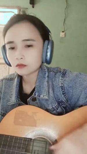 hai my name is mira tiana im 34 years all im 150 cm tall my body weight 50 kg my motivation i want to develop my singing talent  