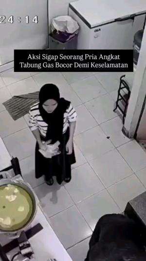 Aksi Sigap Seorang Pria Menyelamatkan Diri Sendiri Dan Orang lain. Hebat Banget.#RCTIPlus #shortplus #beritaviral #videoviral 