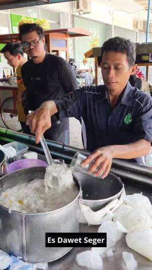 Es Dawet Seger #dawet #info es dawet mewah lur, mepet sawah. hehe... rekomendasi gawe awakmu² seng ngelak pingen ngobe karo delok sawah e wo