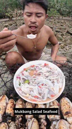 Mukbang Salad Seafood #Mukbang  #SaladandPanSauce  #seafood  #SeafoodLover 