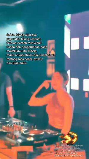 #dj Gaun Merah #whoopwhoop🎉 #djadhe #fyp #djremix #djbreakbeat #storywhatsapp #djfullbass #djfunkot #djfunky #whoopnightclubera #whoopnightc