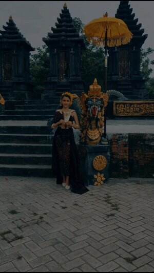 Pemotretan di salah satu candi di mojokerto.  #fyp #fotography #m odel