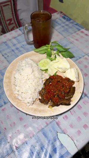  Belut goreng ( lesehan pak Ripto )
#foodvlogger  #RCTIPlus  #HOTrctiplus   #seafood 