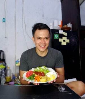 Muhamad Habibi / Perbankan / 26 Tahun/ Jakarta Pusat / Memasak & Olahraga / Chicken Salad with Barbeque Sauce #onlineauditionmci9