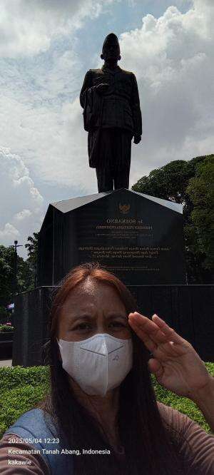 Patung Bung Karno di area dwkat pintu masuk Senayan

 #gelorabungKarno  #fyp  #fypシ  #semuaorang   #jangkauanluas 