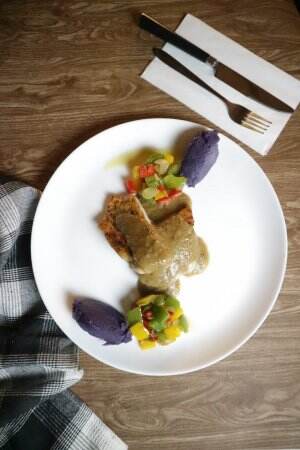 Pan Seared Chicken with Mashed Purple Sweet Potato, Three Bellpeppers and Gravy Sauce. See You on Gallery MasterChef. #onlineauditionmci9