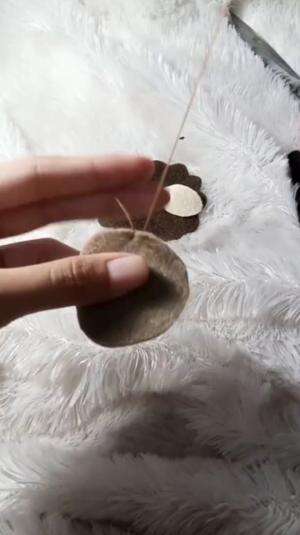 Daily creative 

Bisa di buat gantungan kunci, Tas, , Bross atau tempel di baju juga cantik kok☺ #dailyvlog  #kreatif sekali 