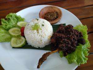 kukejar mimpiku dengan bebek hitam vs nasi daun jeruk semangat